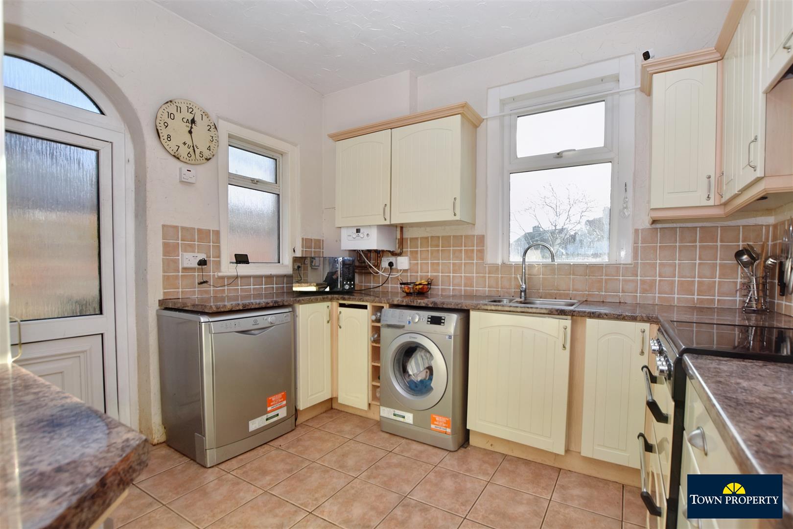 Property Details for Central Avenue Eastbourne East Sussex BN20 8PL